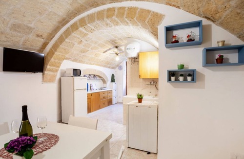 Centro Storico Apartment | NEW! Apt in the heart of Monopoli! 200m from sea!