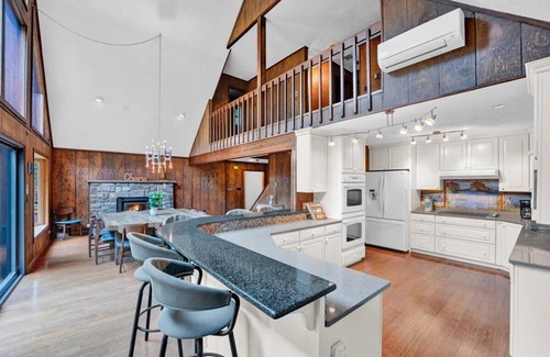 Gouldsboro House | New! Arcade-Sauna-Hot Tub-Gym-Fire Pit-BBQ Grill