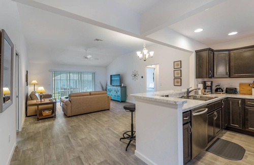 Wildwood House | NEW AREA OF THE VILLAGES GOLF CART KING BED NICE AND COMFY HOME BOOK NOW
