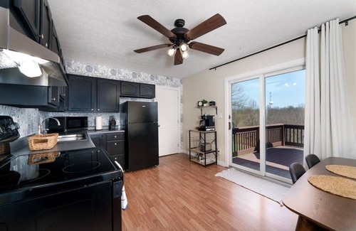 Williamstown House | NEW! ARK Family Retreat w/Game Room 3min to Ark!