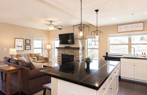 Silvercreek Condo | New! Base Camp Chalet, Oversized 2Bdr 2Ba ski-in ski-out