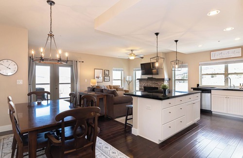 Silvercreek Condo | New! Base Camp Chalet, Oversized 2Bdr 2Ba ski-in ski-out