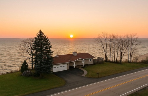 Traverse City House | NEW! Bay Shore Retreat – Hot Tub, Games & Mins to Downtown TC! ➠ 7345