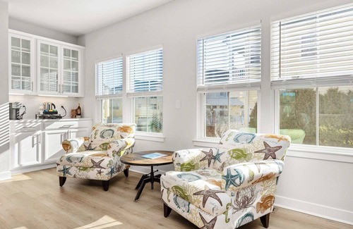 Bayside House | NEW Bayside Townhouse Community Pool & Hot Tub