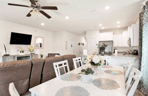 Bellview House | "NEW Beach Home" Mins to Hospital & PNS Airport! 20 min to Hiking/Parks.