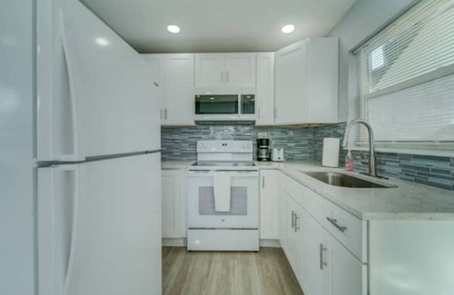 Singer Island Condo | NEW BEACH LISTING-Block To The Beach, Fishing Nearby, Surfing, Chairs