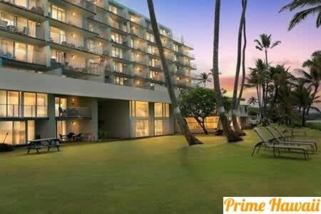 Punaluu House | NEW Beachfront Condo & Amazing Views