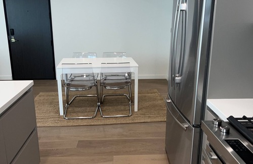 Beverly Hills Condo | *New* Beautiful Beverly Hills Condo w/parking