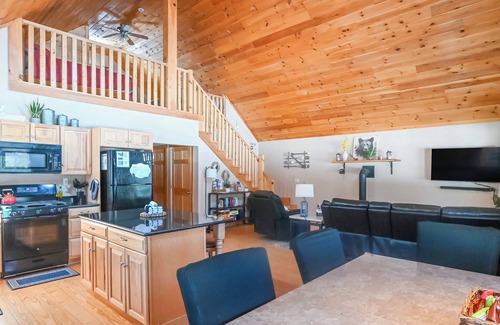 Wakefield House | NEW Beautiful Lakefront Home on Belleau Lake! 500ft of Waterfront!