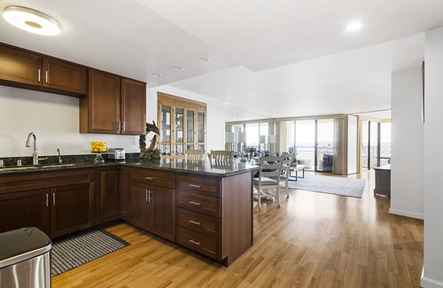 Marina del Rey Condo | New! Beautiful Marina Views, Pool/hot tub/gym