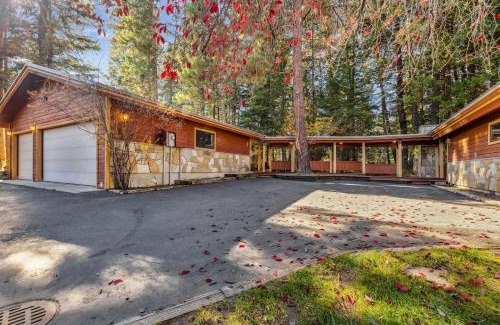 McCall House | New! Birch Fairway House - On golf course - Hot tub - Garage - Family friendly