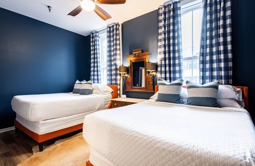 Versailles Hotel | NEW Blantons Bourbon Suite, The Woodford Hotel