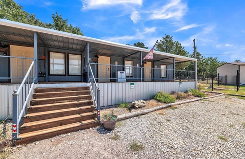 Kingston Apartment | NEW! Bohemian Rhapsody(Suite 5) by The Lodges at Fossil Creek
