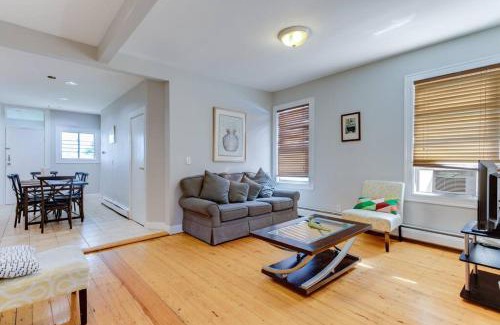 Dudley - Brunswick King Apartment | NEW! Boston Condo Near MBTA, 3Mi to Fenway ! (U3)
