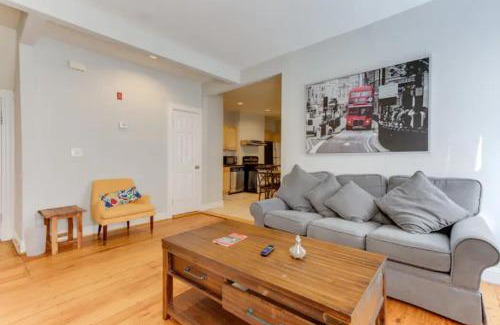 Dudley - Brunswick King Apartment | NEW! Boston Entire House Near MBTA, 3 Mi to Fenway!