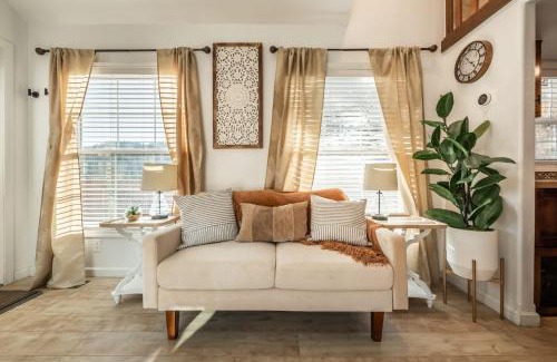 Woodland Park House | NEW! Boutique TinyHome w/Direct View of PikesPeak!
