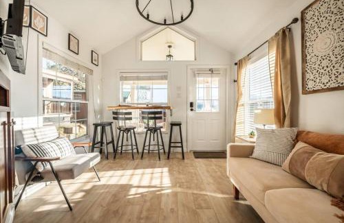 Woodland Park House | NEW! Boutique TinyHome w/Direct View of PikesPeak!