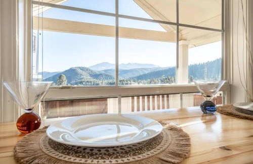 Woodland Park House | NEW! Boutique TinyHome w/Direct View of PikesPeak!