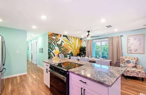 South Bradenton Condo | *NEW* Bradenton Bliss Basecamp - 5bed 2bath Sleeps 10