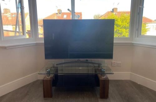 Cricklewood Apartment | NEW! Brand New Beautiful Modern Apartment