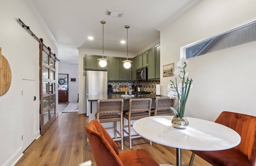 Mid City South House | New!Breakfast/Lunch 100ft away, Stylish, LSU, OLO, Downtown