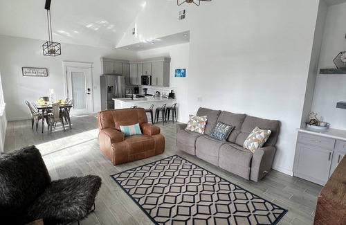 Porum House | New Breathtaking Lakeside #1 Home