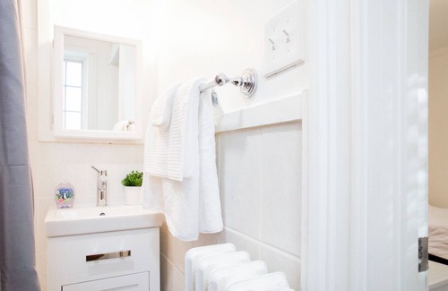 Downtown Buffalo Apartment | NEW! Bright & Cheery Studio Apt in Buffalo