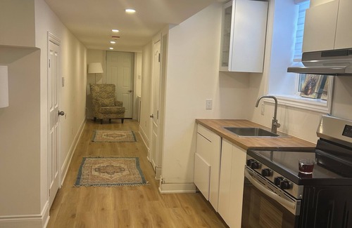 Watertown House | New Bright Cozy Basement Central Location Separate Entrance Free Parking