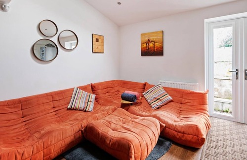 Leeds House | NEW Bright & Stylish 4BD Home City Centre of Leeds