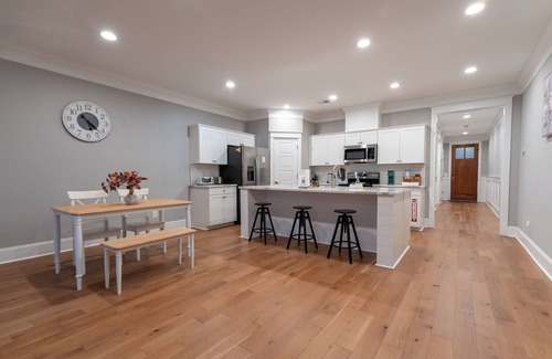 North Charleston House | New build 4-bedroom house with fast WiFi and AC in peaceful North Charleston