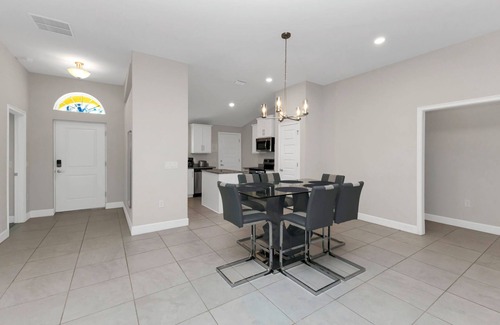 North Port House | New Build 4 BR. 2 BA. Retreat Near Warm Mineral Springs & Beaches. Family choice