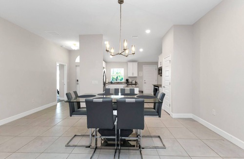 North Port House | New Build 4 BR. 2 BA. Retreat Near Warm Mineral Springs & Beaches. Family choice