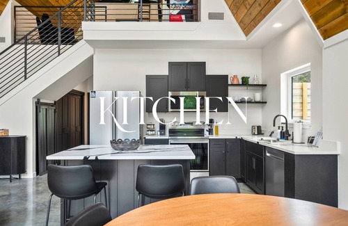 Mid America Cabin | New Build Charming A-Frame w/Pool Near Hot Springs