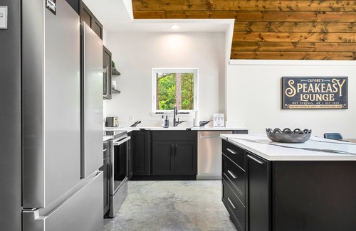 Mid America Cabin | New Build Charming A-Frame w/Pool Near Hot Springs