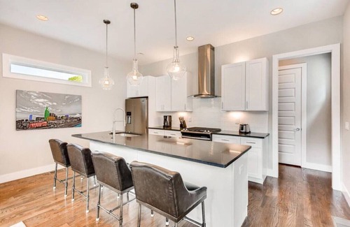 Berry Hill House | New Build /Close to Downtown!