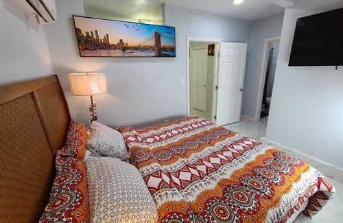 Las Vegas House | ➤New Build Guest House Private Entrance 12min DTWN