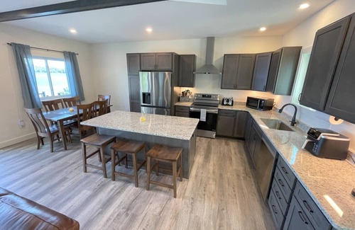 New Durham House | New Build Merrymeeting Lake Waterfront - Crystal Clear Water, Dock, Kayaks, A/C
