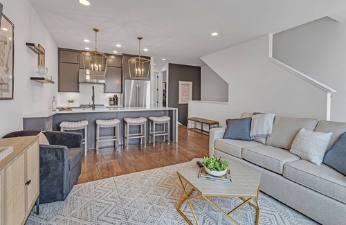 Katie Hill Neighborhood House | New-build with incredible rooftop deck with private hot tub, grill & views