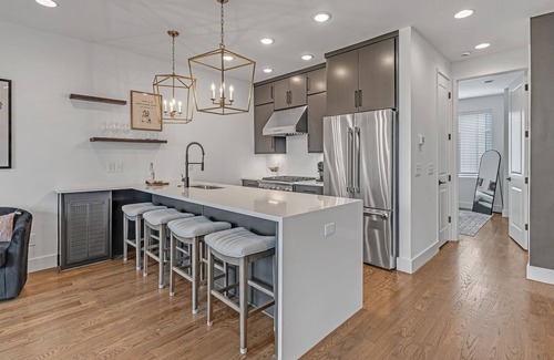 Katie Hill Neighborhood House | New-build with incredible rooftop deck with private hot tub, grill & views