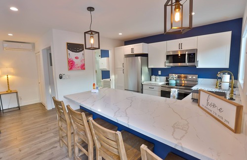 Pacific Beach House | New by the Beach, Hot Tub, Swing Bed, Parking, Working station, Grill, Pets