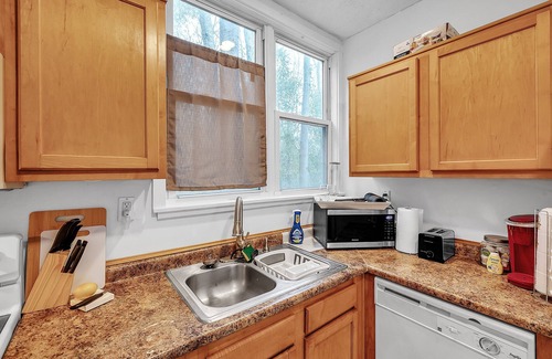 Benjamin Van Clark Park House | NEW! C.A.L.M. – Cottage at the Last Mile