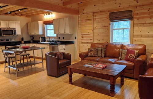 Nelson House | New Cabin,Be the First to Book! Private and Peaceful, 140 Acres, River trails!