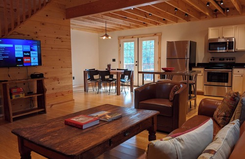 Nelson House | New Cabin,Be the First to Book! Private and Peaceful, 140 Acres, River trails!