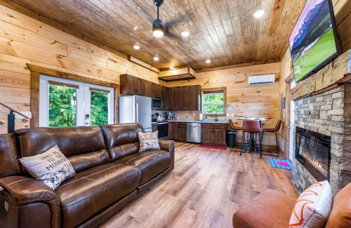 Chalet Village Cabin | New Cabin, Million Dollar View, Fire Pit, 3 Miles from Gatlinburg, Hot Tub