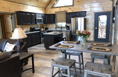 Gatlinburg - Pigeon Forge Cabin | NEW Cabin, stunning sunset views, near Dollywood, Pigeon Forge and Gatlinburg