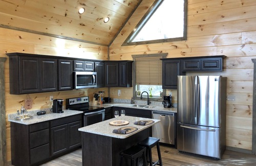 Gatlinburg - Pigeon Forge Cabin | NEW Cabin, stunning sunset views, near Dollywood, Pigeon Forge and Gatlinburg