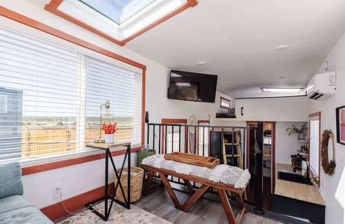 Apple Valley Apartment | New calm & relaxing Tiny House w/deck near ZION