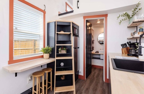 Apple Valley Apartment | New calm & relaxing Tiny House w/deck near ZION