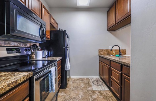 Twin Falls House | NEW! Canyon Trail Condo. Private. Full kitchen! 😍 CAN’T BEAT THIS LOCATION! 📍