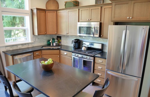 Garden District Cottage | New carriage house in the heart of Coeur d' Alene's historic Garden District